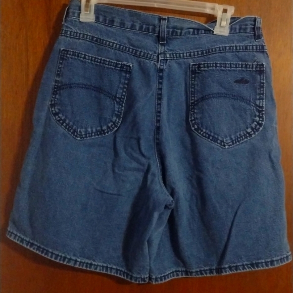 Chic Jean Shorts. - Picture 2 of 7